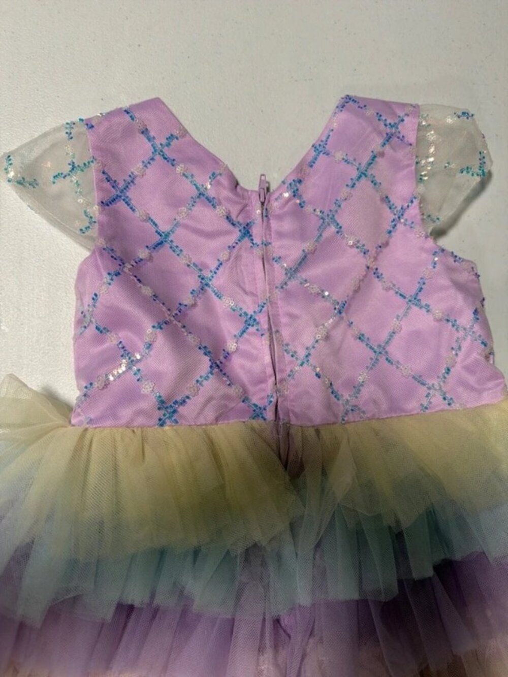 Little girls adorable sequin tulle dress - Picture 5 of 5
